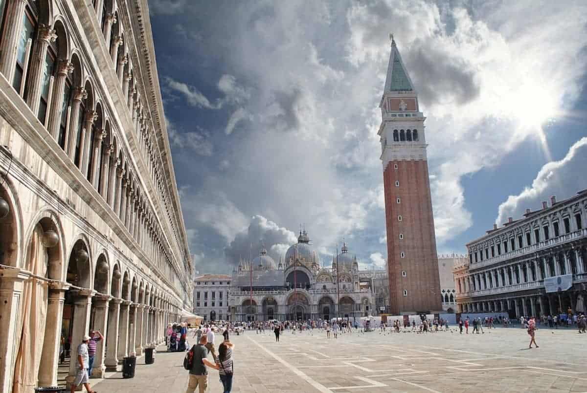 Where To Stay in Florence in 2025 (Best Areas & Places) 7 Duomo