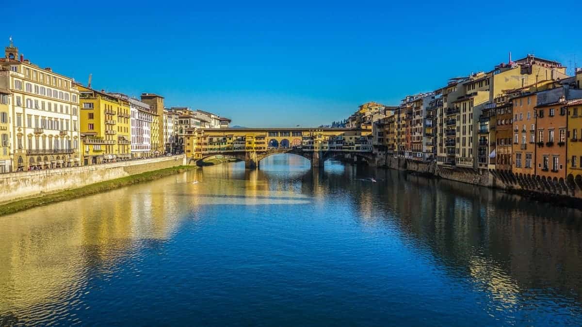 The 18 Best Things to Do in Florence, Italy (Activities and Tours) 33 Ponte-Vecchio-Italy