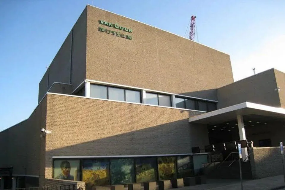 hostel-van-gogh