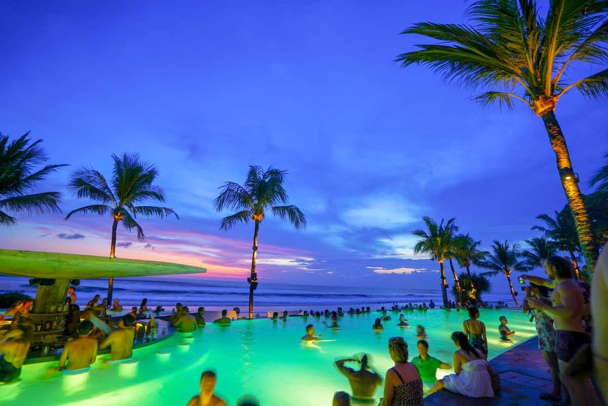 Unwind-at-a-Beach-Bar-in-Seminyak