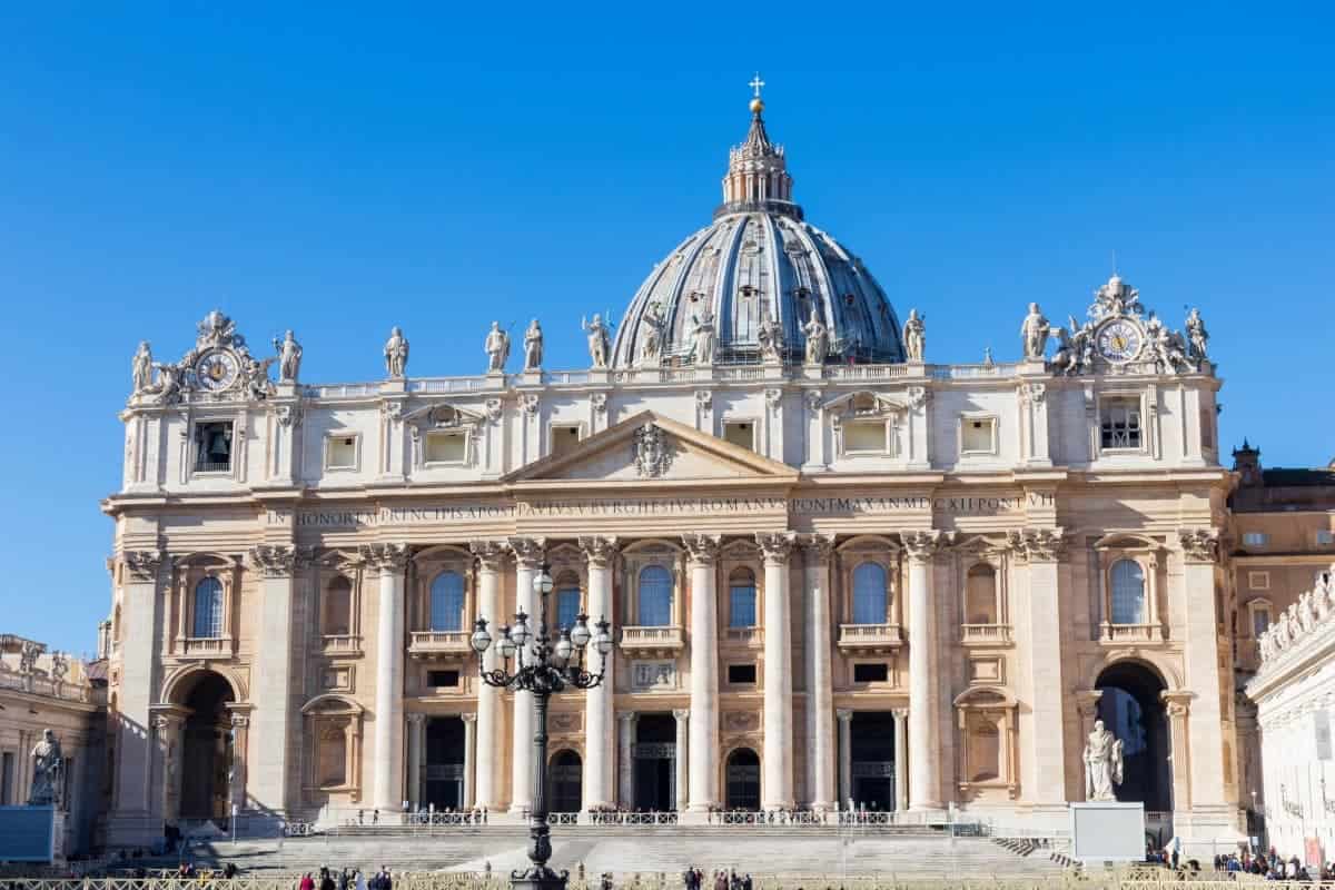 34 Most Famous European Landmarks You Have to See 52 Peter's-Basilica-Vatican-City