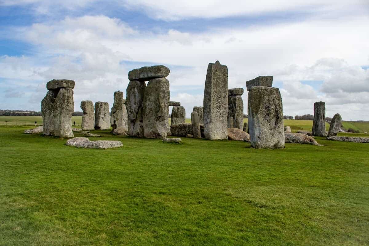 34 Most Famous European Landmarks You Have to See 47 Stonehenge-Wiltshire-UK