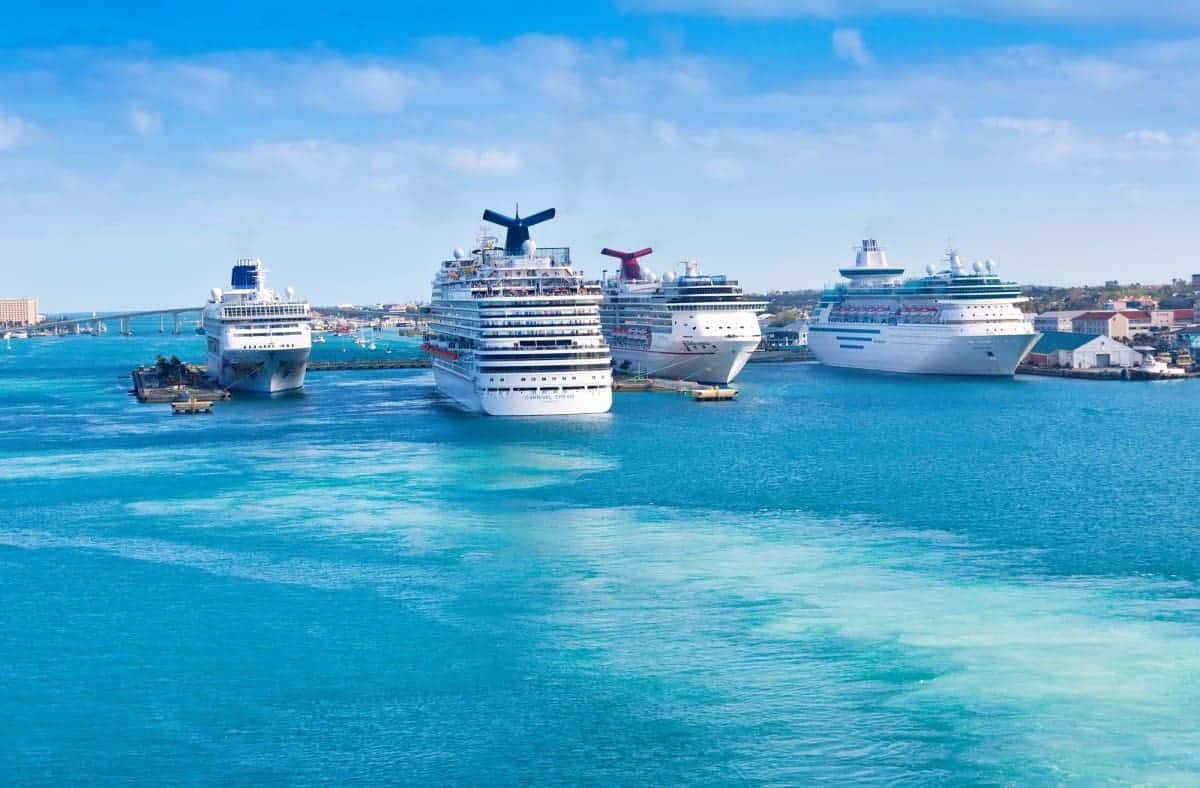 Cruise-Ships-in-Nassau-Bahamas