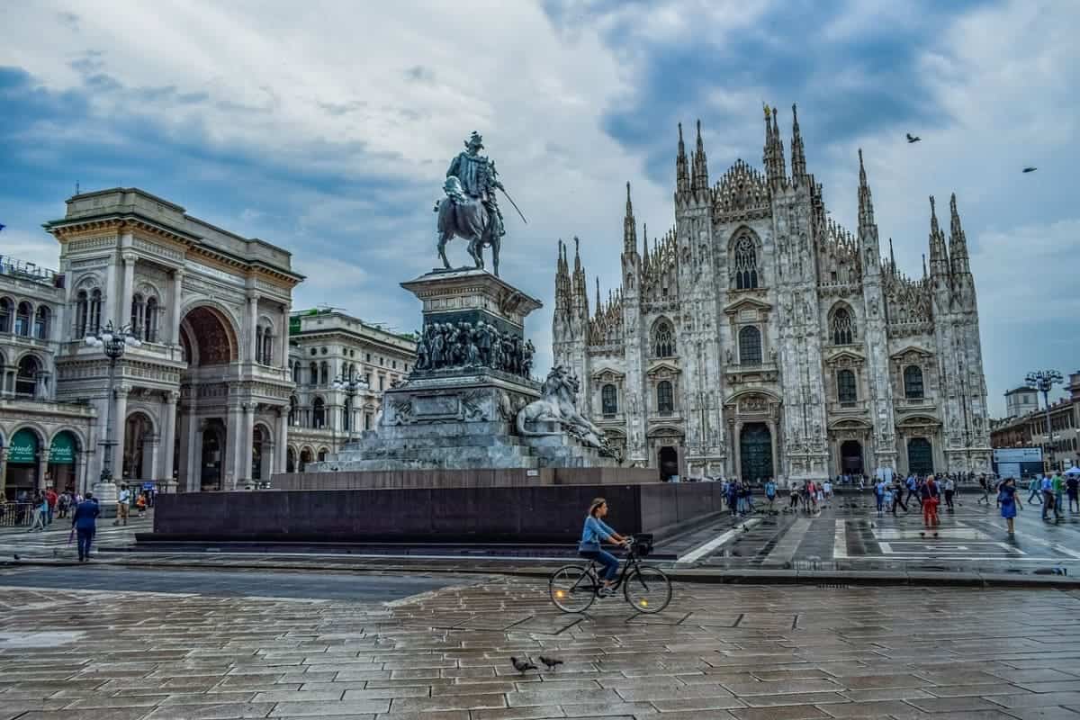 Duomo-Square-Milan-Italy