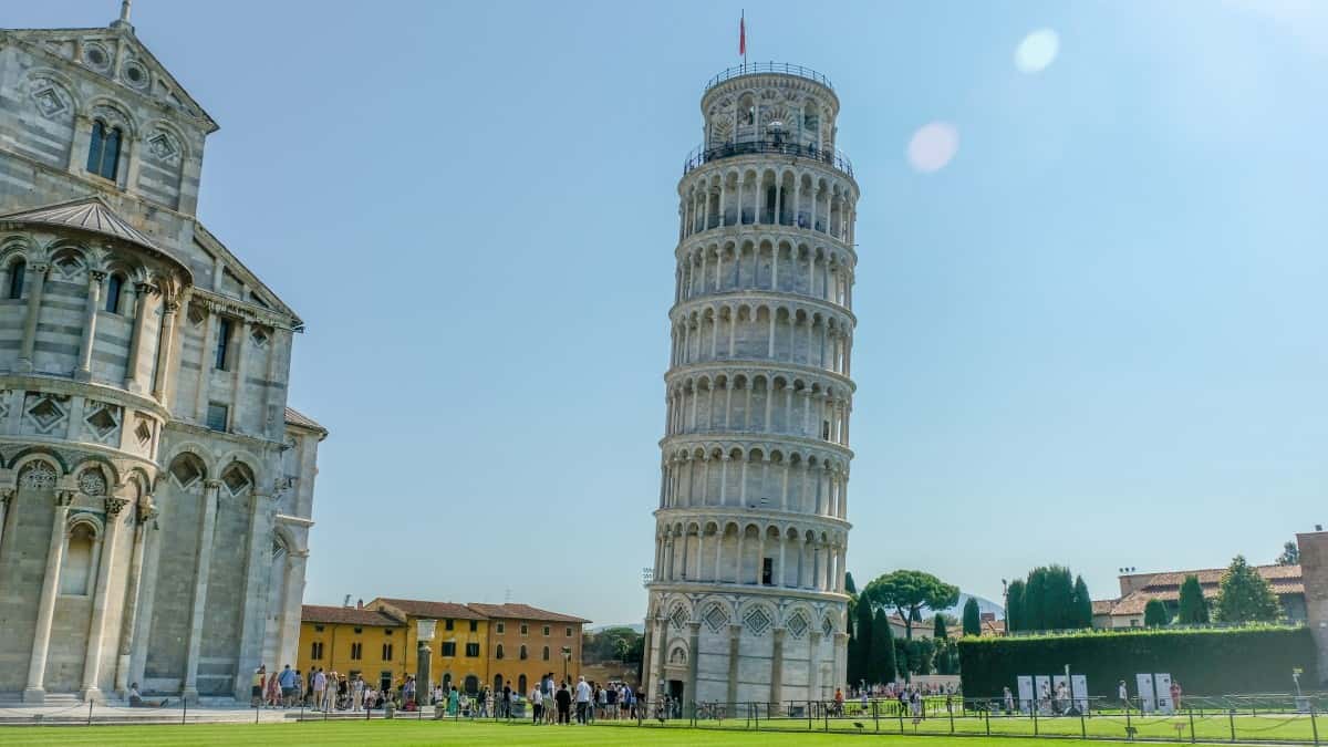 Leaning-Tower-of-Pisa-Italy