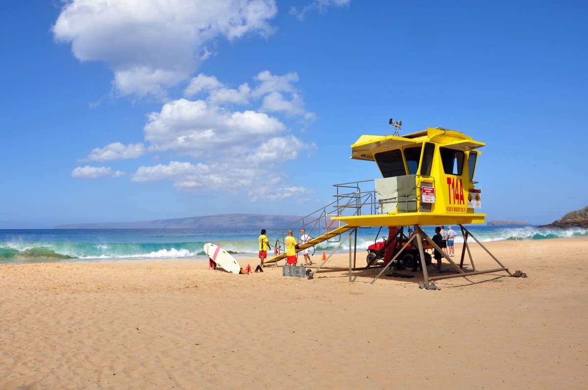Lifeguard-Tower-on-the-Hawaii-Beach
