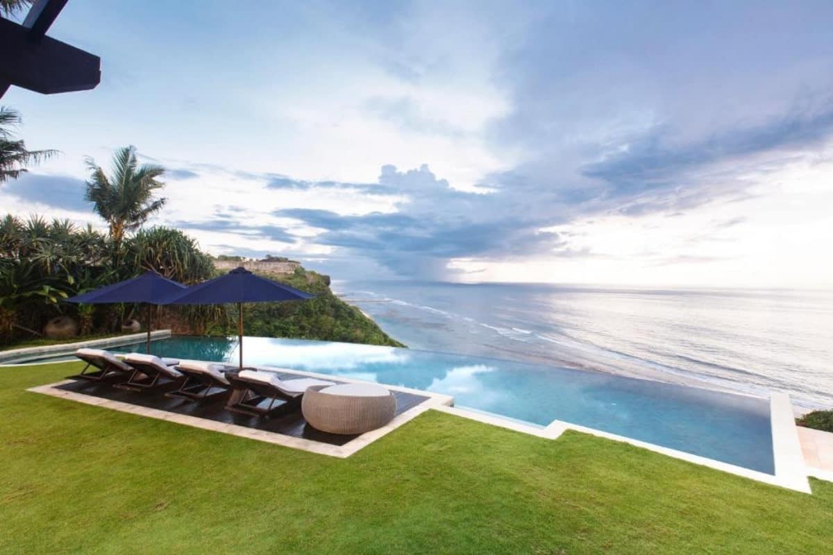 The Best Beachfront Villas In Bali (2025 Guide) 13 Ungasan-Clifftop-Resort