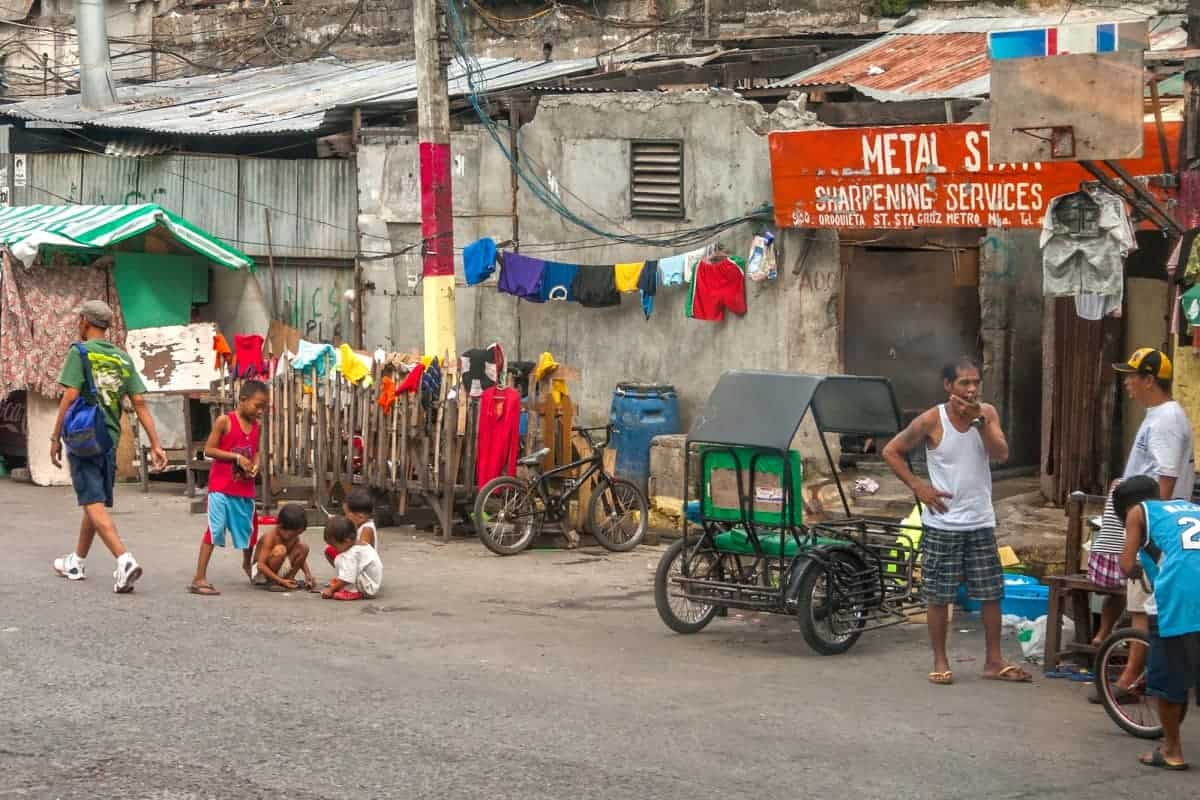 A-Poor-Neighborhood-in-Manila