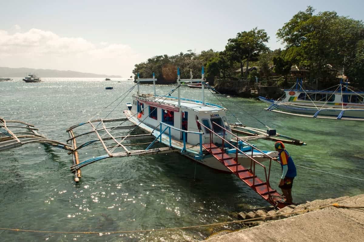 Boat-Transport-on-Boracay-Island