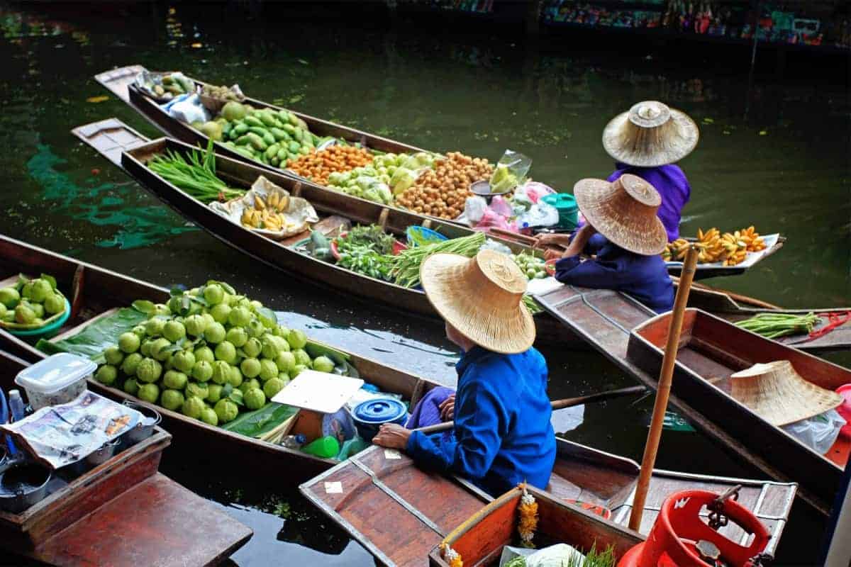 Phuket vs Bangkok: An Honest Comparison in 2025 18 Floating-Market-Bangkok