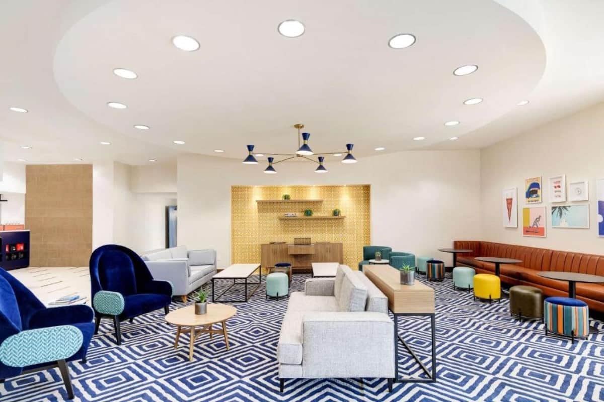 15 Hotels Within Walking Distance To Disneyland, CA (2025 Guide) 32 Hotel-Lulu