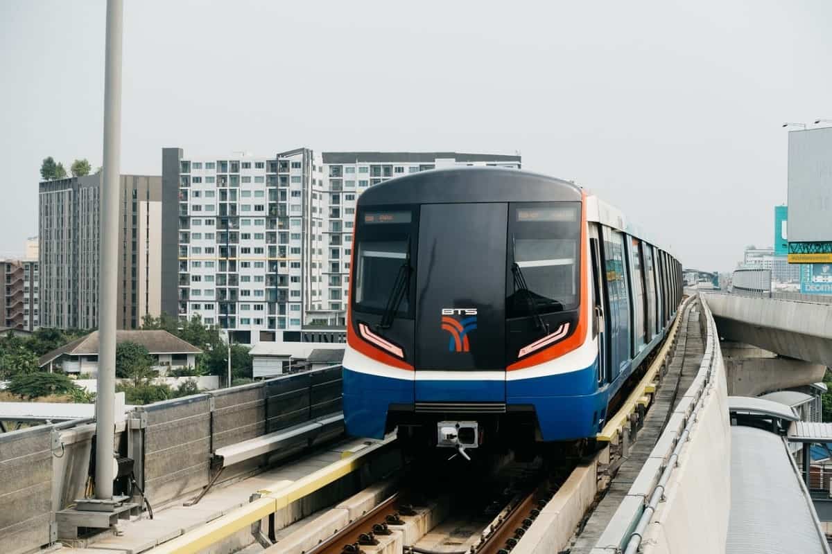 Phuket vs Bangkok: An Honest Comparison in 2025 19 Sky-Train-Bangkok
