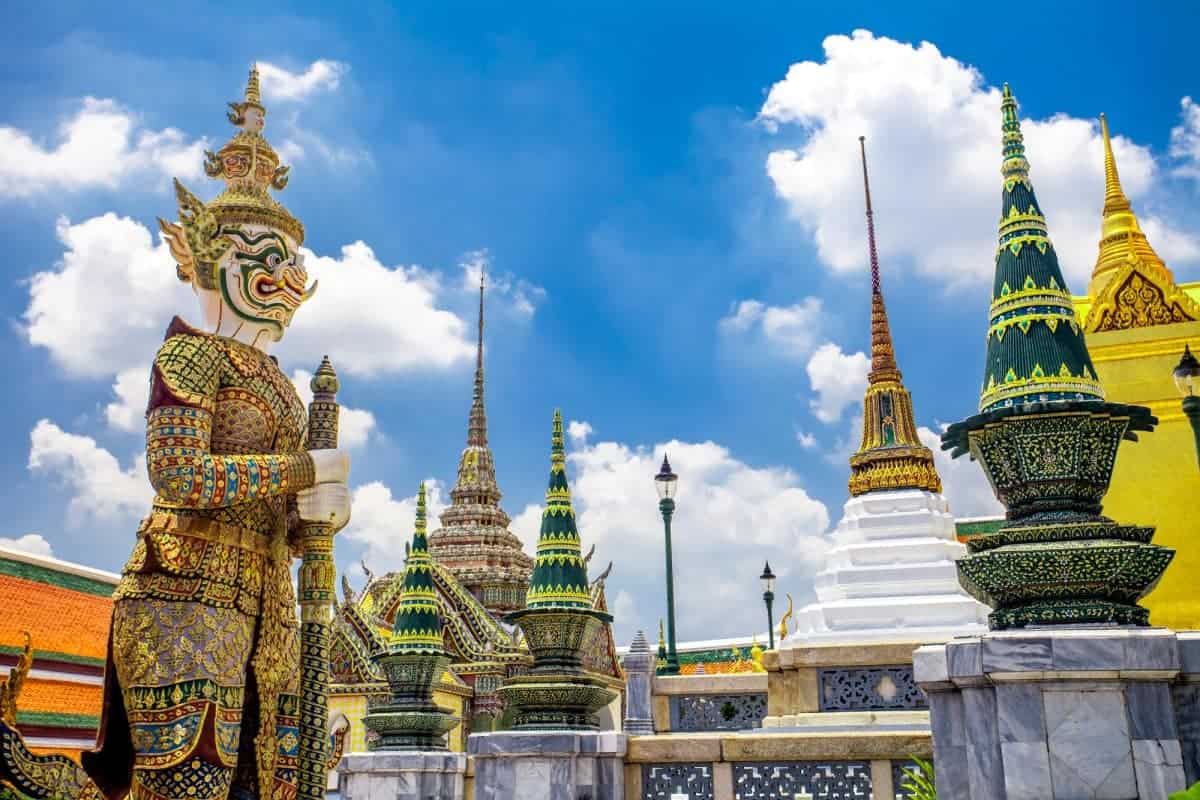 Phuket vs Bangkok: An Honest Comparison in 2025 16 Temple-of-the-Emerald-Buddha