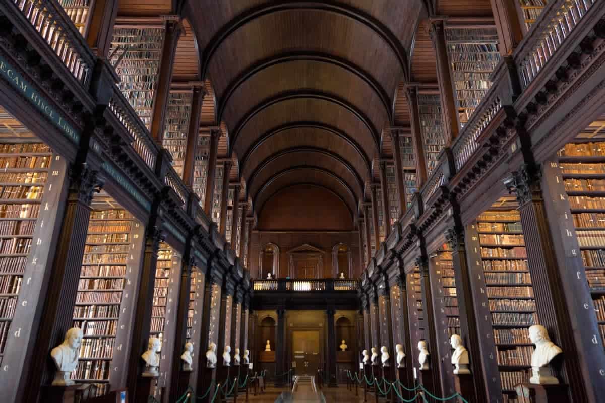 20 Most Famous Landmarks in Ireland - How Many Do You Know? 25 Trinity-College