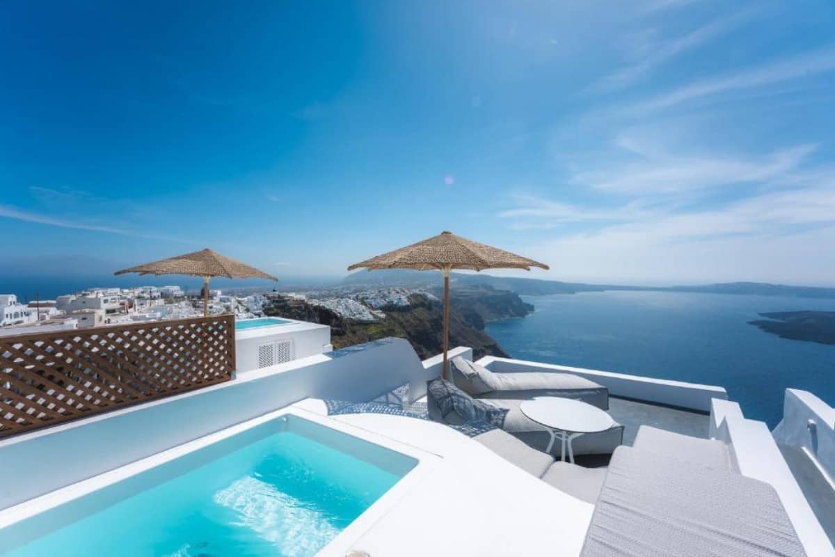 15 Best Santorini Cave Hotels With Private Pools (Stay In Style) 18 Cilon-Suites-Santorini