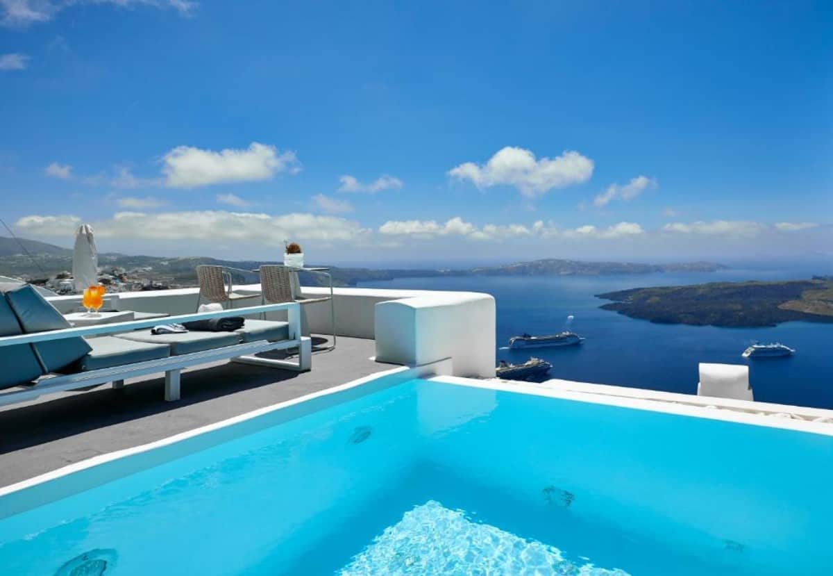 15 Best Santorini Cave Hotels With Private Pools (Stay In Style) 27 Dreams-Luxury-Suites