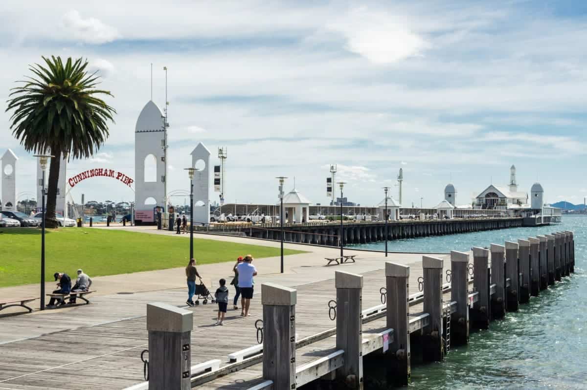 Geelong-Harbour-with-Cunningham-Pier