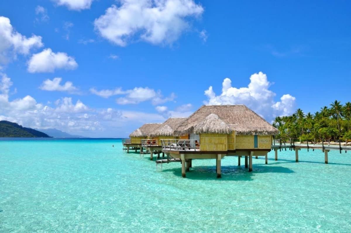 The 10 Best Overwater Bungalows In Tahiti (2025 Guide) 4 Le-Taha-by-Pearl-Resorts
