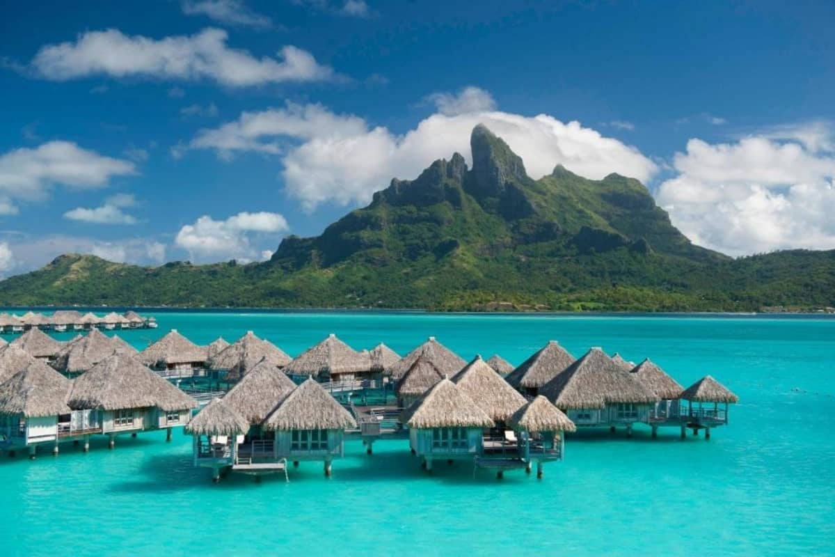 The 10 Best Overwater Bungalows In Tahiti (2025 Guide) 5 St-Regis-Bora-Bora