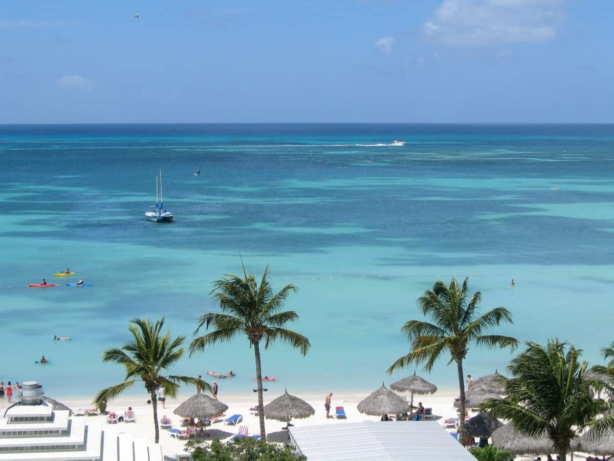 A-Peoples-at-Aruba-Beach