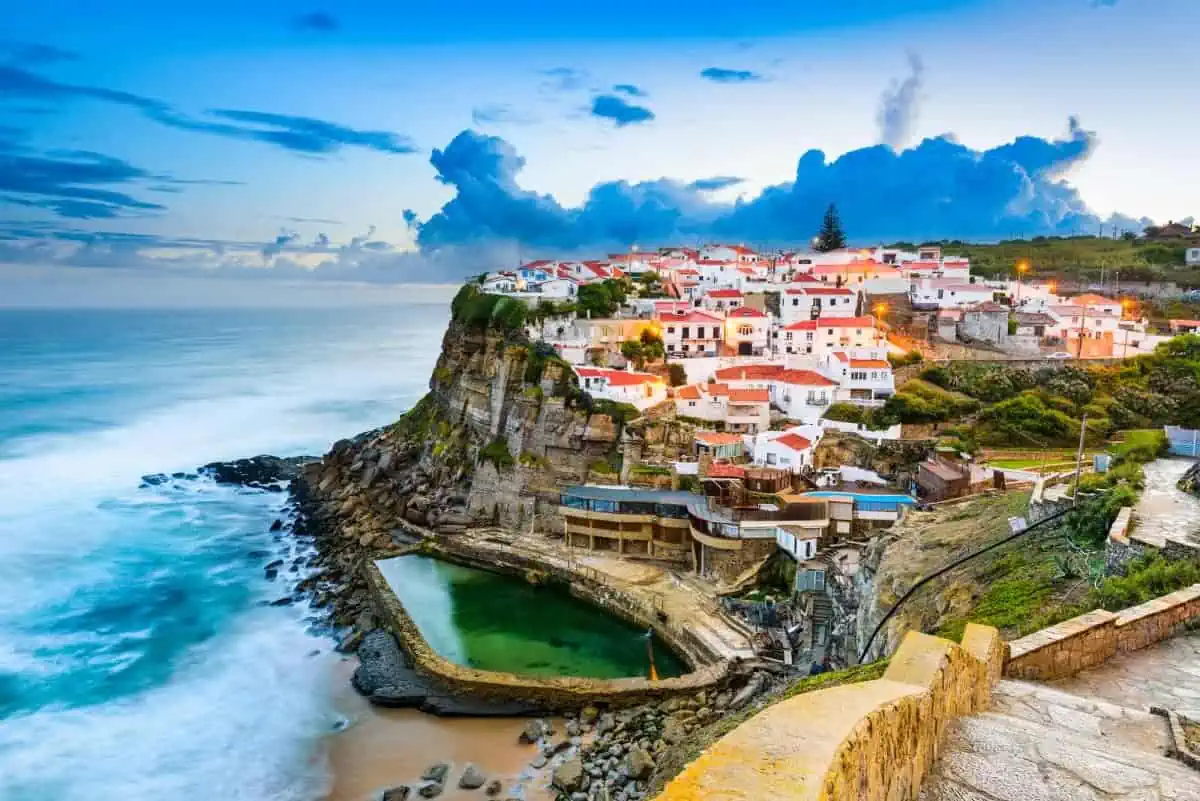 Azenhas-do-Mar-Portugal