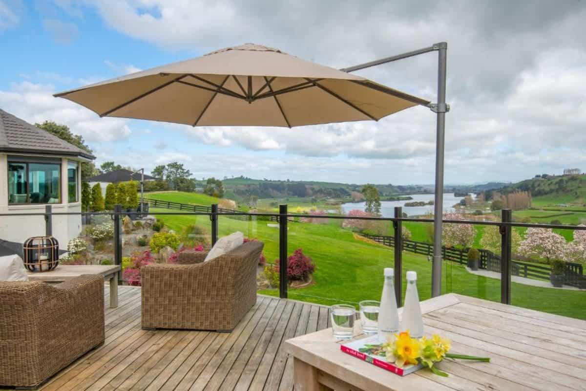The 16 Best Luxury Hotels In New Zealand North Island (2025 Guide) 3 Lakeview-Lodge-Karapiro-Cambridge