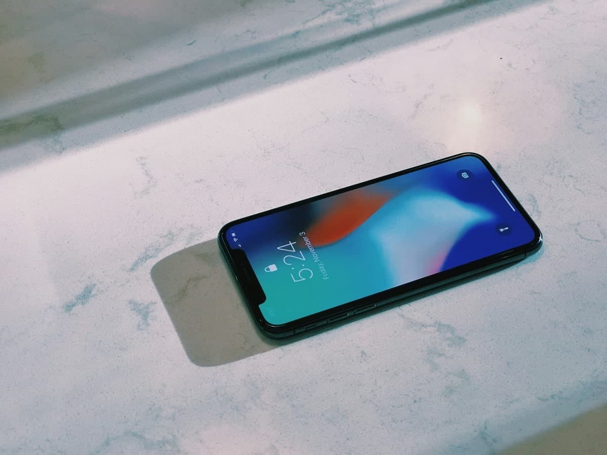 A-lock-Screen-of-an-iPhone