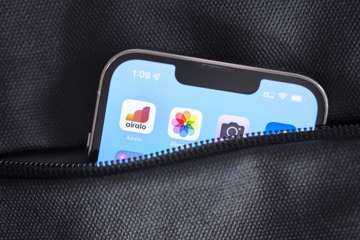 Airalo-App-on-a-Mobile-Screen