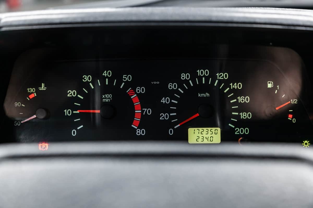 Car-Speedometer-with-Fuel-Gauge
