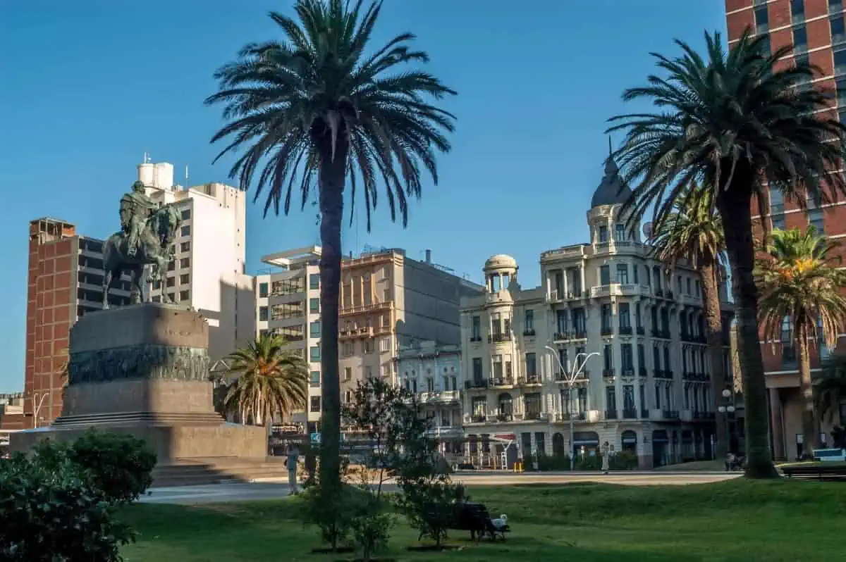 Independence-Square-Montevideo-Uruguay