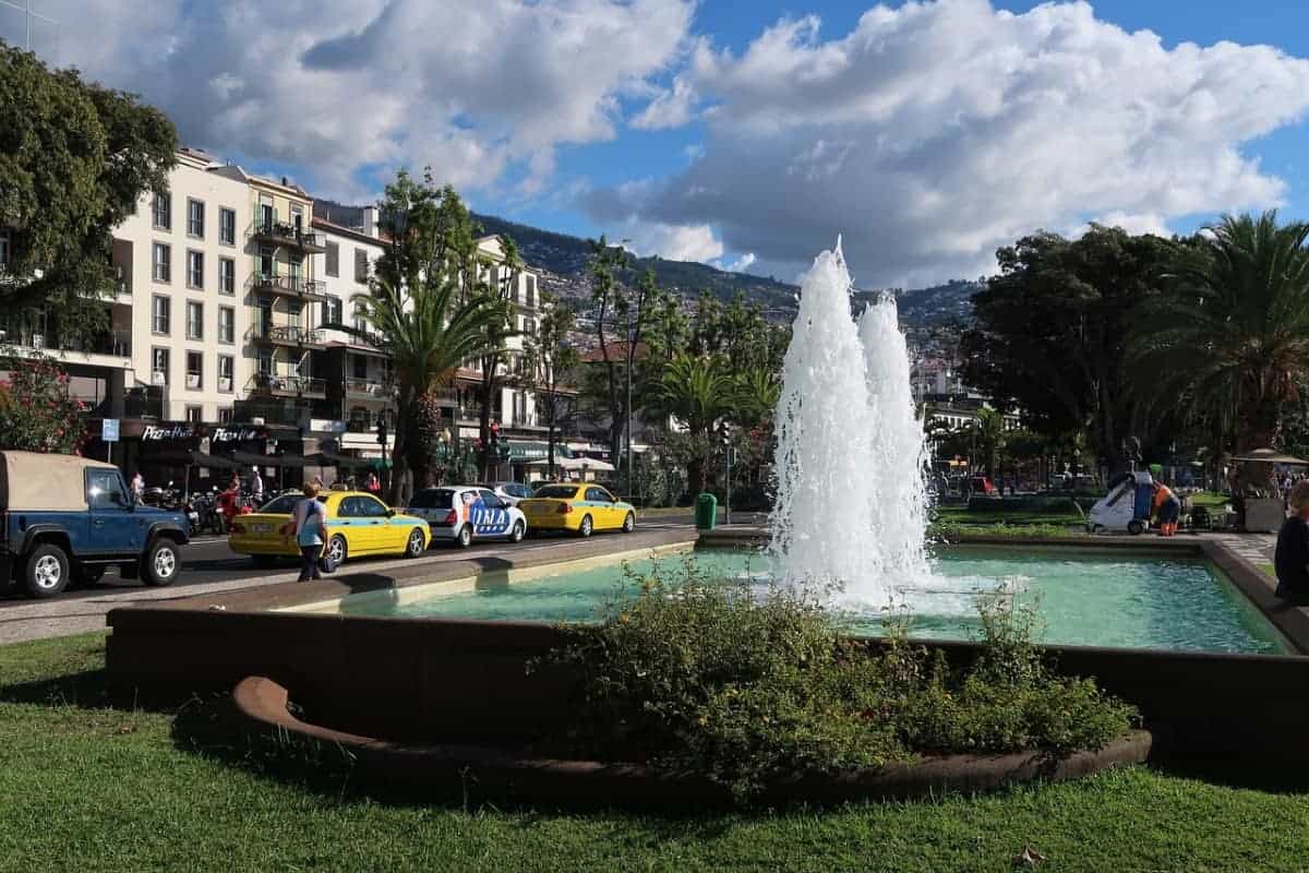 Madeira-City-Traffic