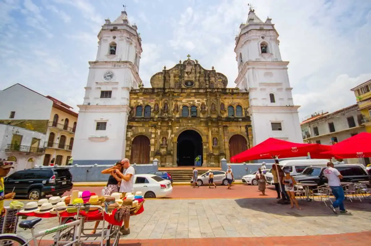 Sal-Felipe-Old-Quarter-Panama