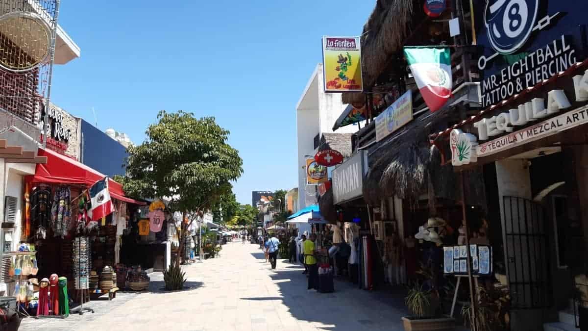 Street-Market-in-Cancun
