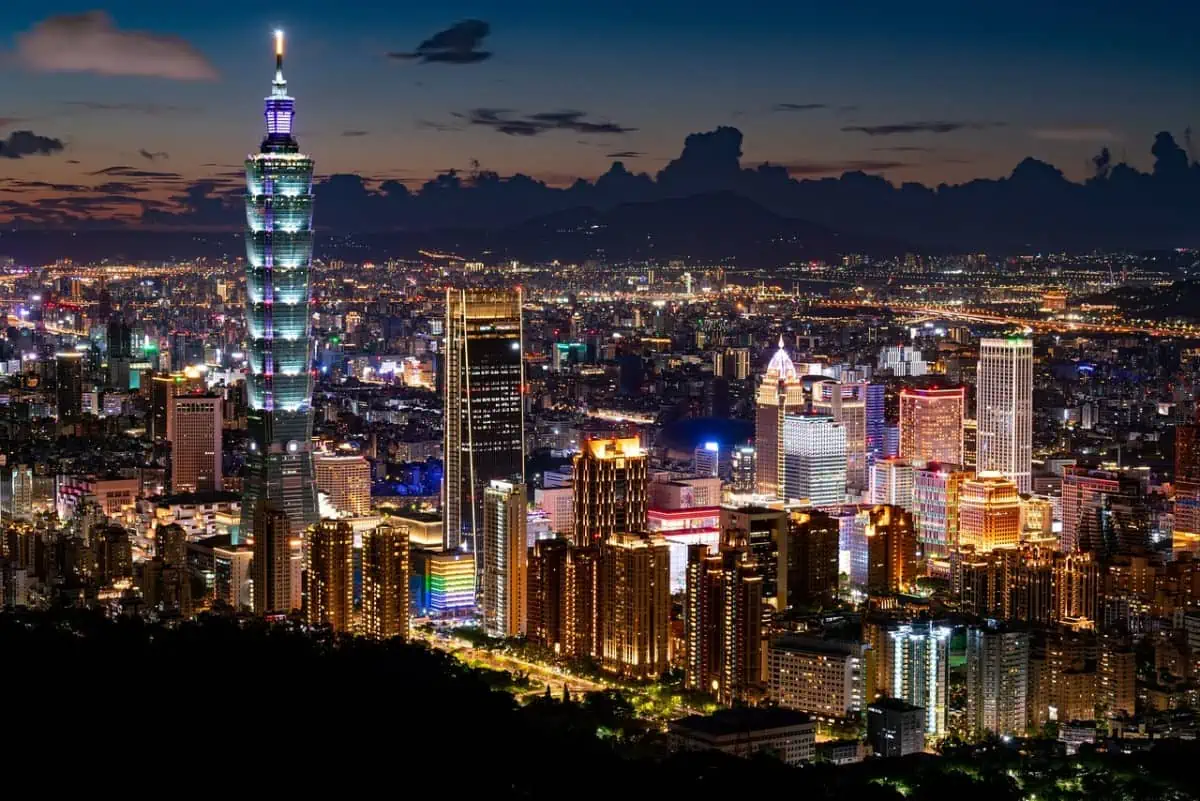 Taipei-Cityscape-by-Night-Taiwan