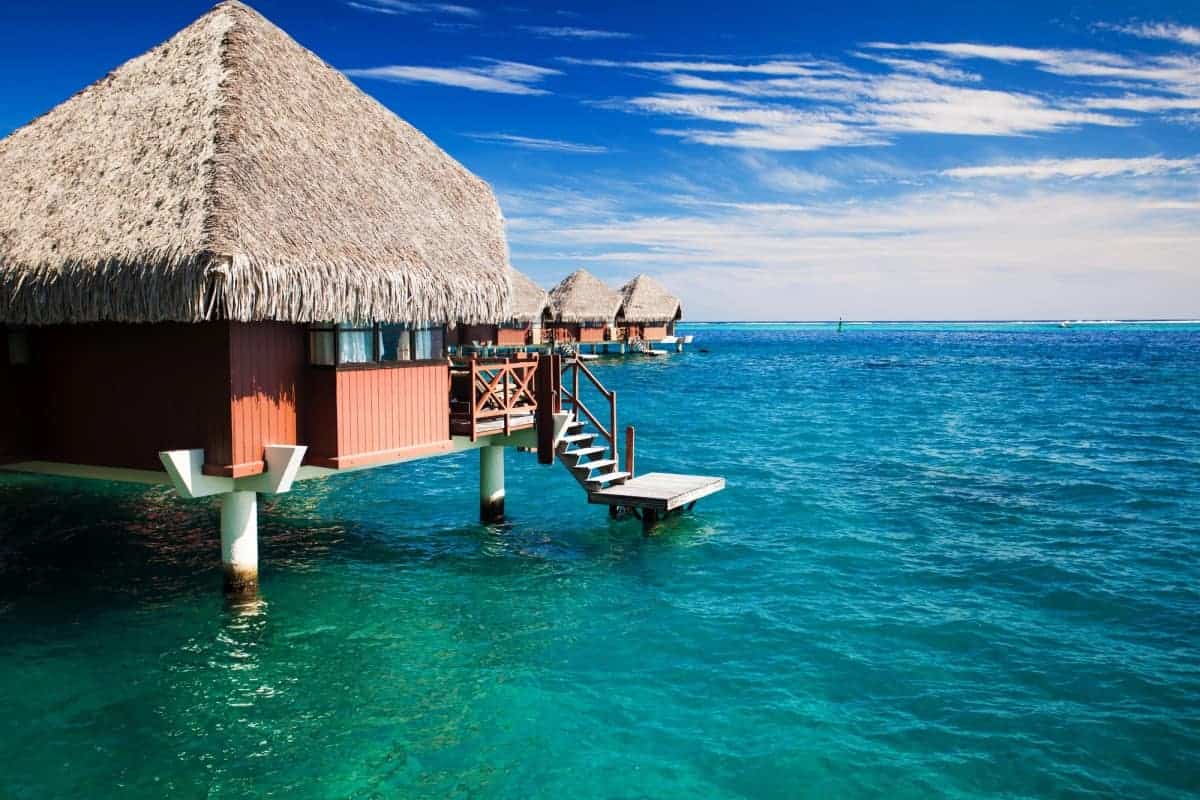Over-Water-Bungalow-into-Ocean