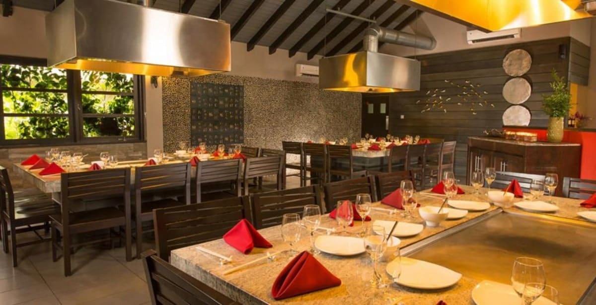 The-Dining-Area-at-Sandals-Halcyon-Beach-Resort