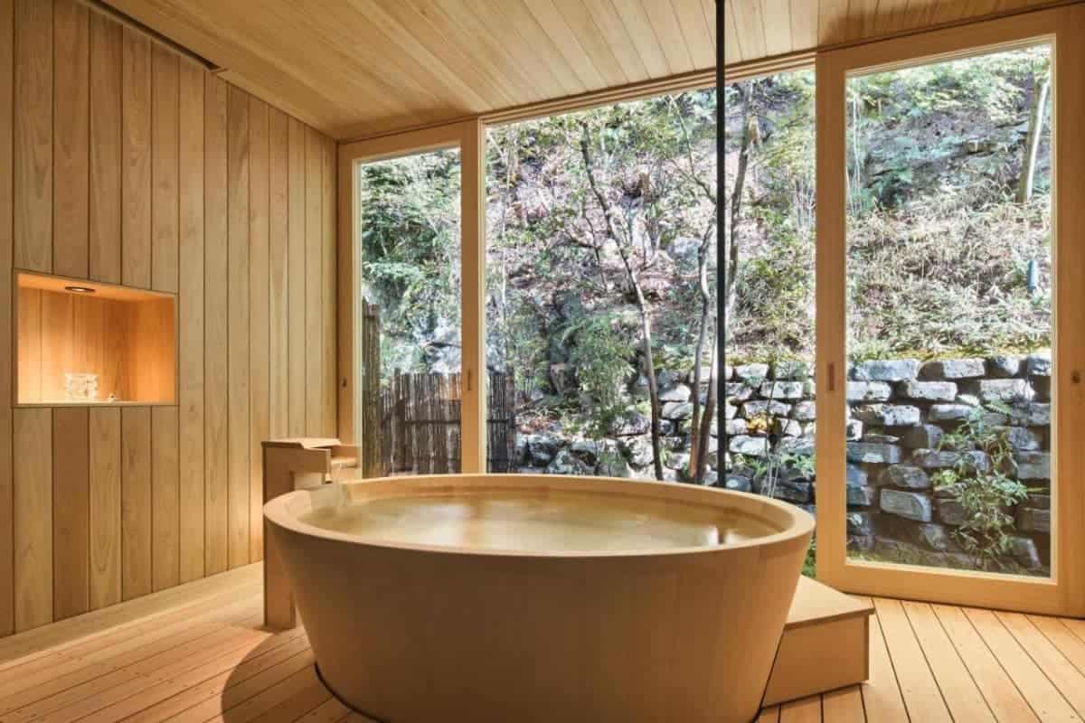 Nishimuraya-Honkan-Toyooka